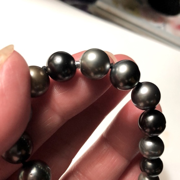 34.6 inches of Genuine TAHITIAN Pearls! 8.5mm to 12 mm, hand knotted! - Picture 6 of 10